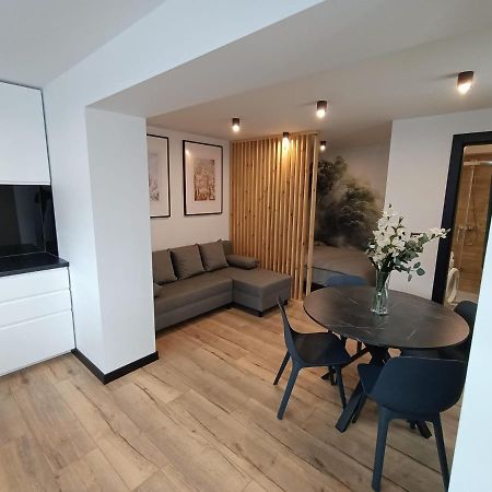 Апартаменты Apartament Janowskiego Klimatyzacja, Air Conditioning, Ground Floor, Parking, Parter, Cisza I Spokoj, Quiet And Pleasant, Idealny Na Odpoczynek Perfect For Rest Кельце Экстерьер фото